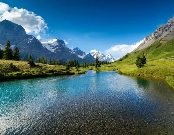 Quels sont les meilleurs itinéraires pour une randonnée à travers les Dolomites en Italie?